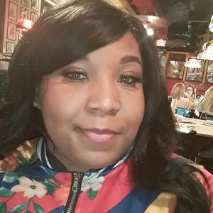 Meet your Posher, Elessa